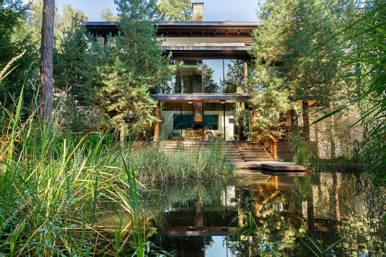 3-этажный коттедж 2 400 м² с отделкой