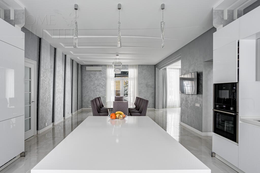 2-этажный коттедж 673 м² с отделкой