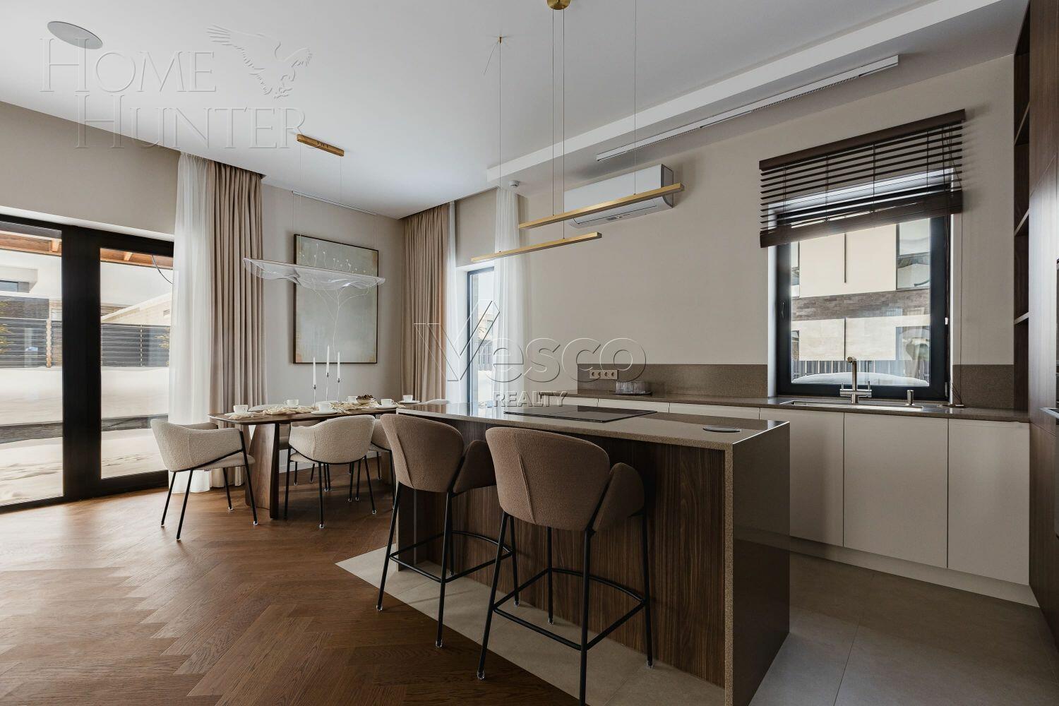 2-этажный коттедж 260 м² с отделкой