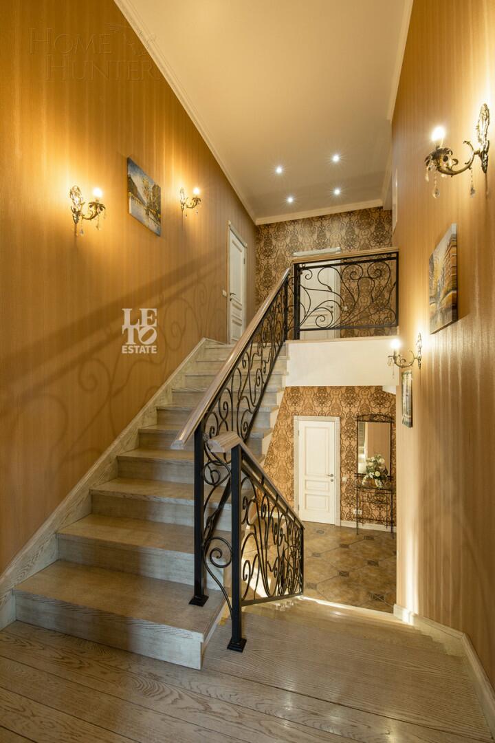 2-этажный коттедж 500 м² с отделкой