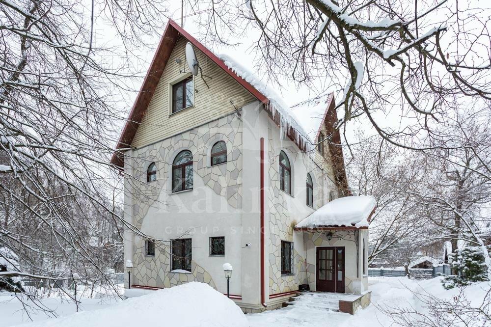 2-этажный коттедж 500 м² с отделкой