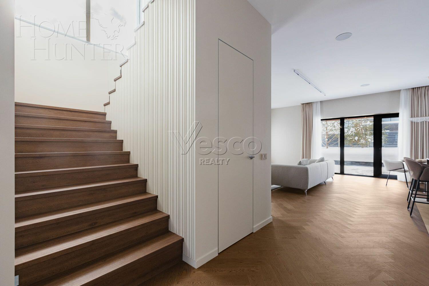 2-этажный коттедж 260 м² с отделкой