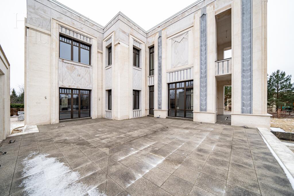 КОТТЕДЖ 1 250 м² с отделкой