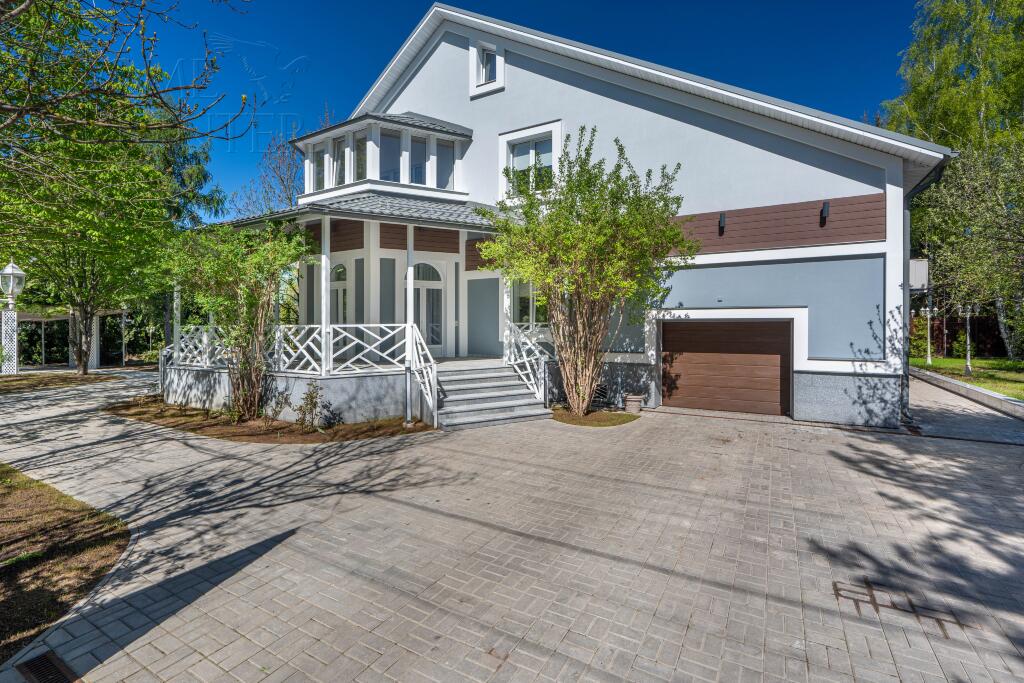 2-этажный коттедж 443 м² с отделкой