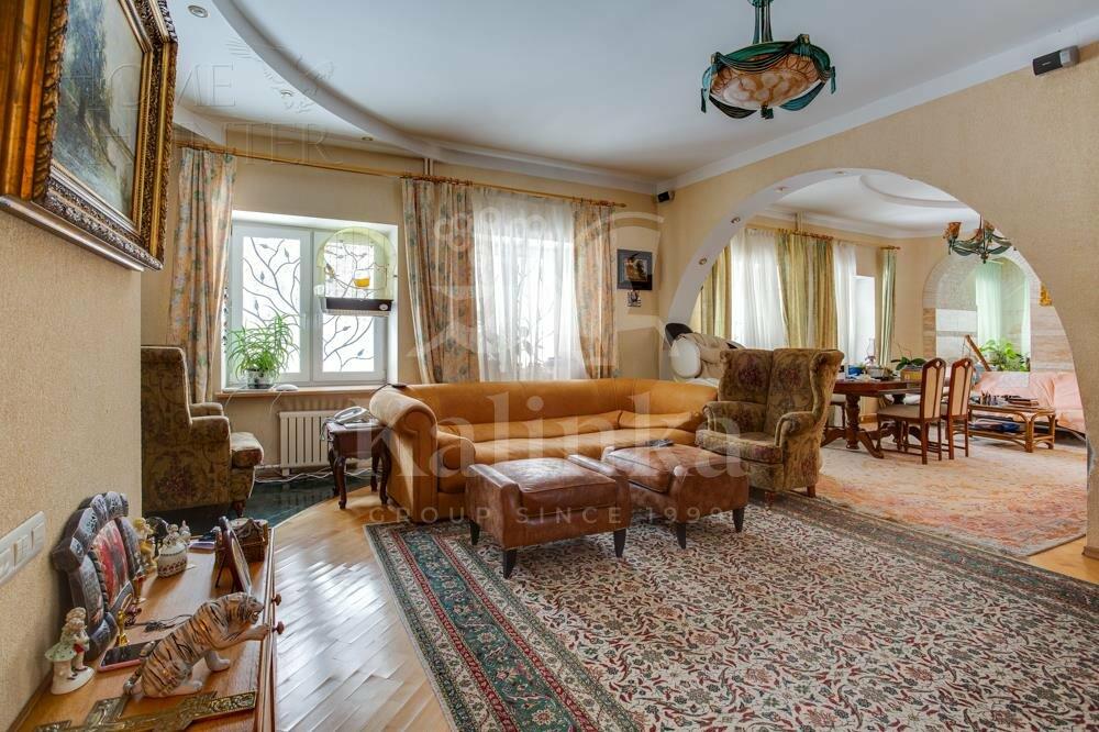 2-этажный коттедж 500 м² с отделкой