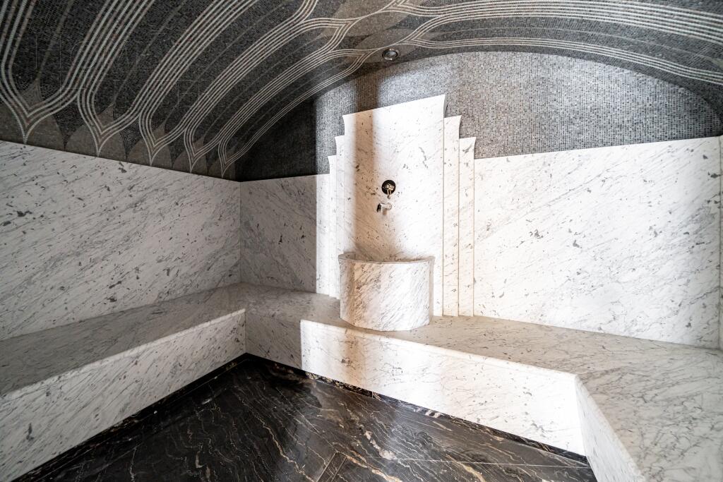 КОТТЕДЖ 1 250 м² с отделкой