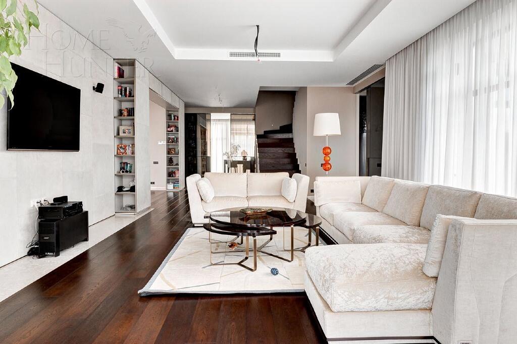 2-этажный коттедж 437 м² с отделкой