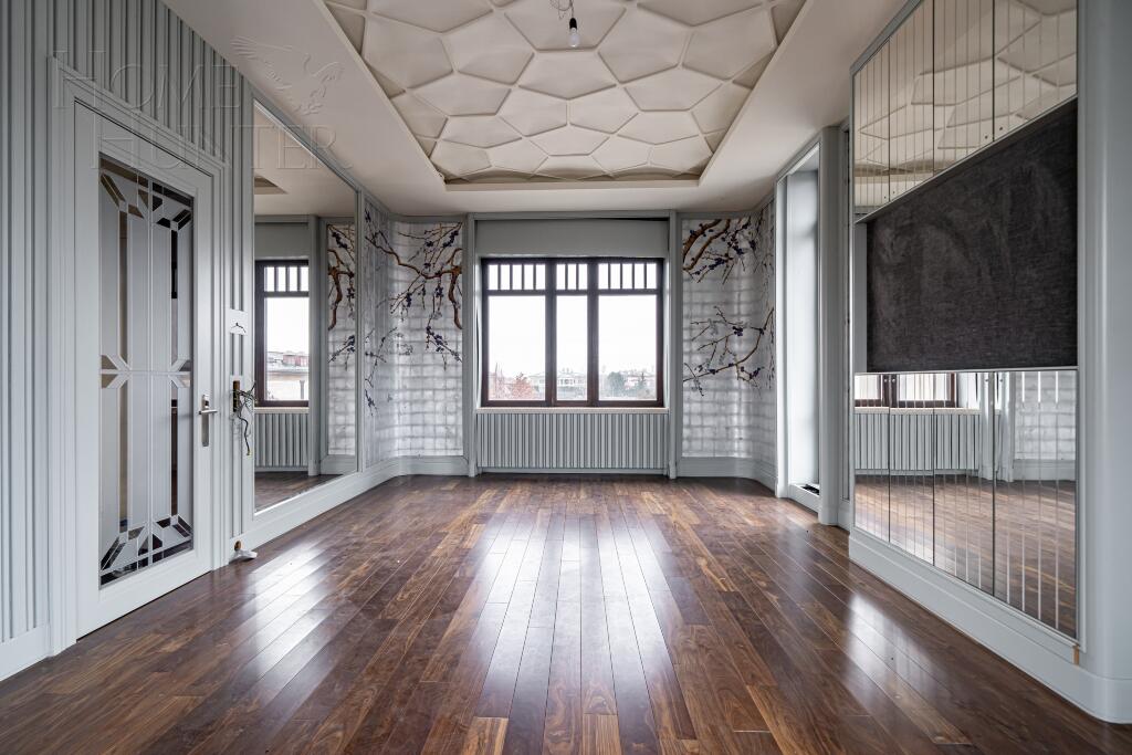 КОТТЕДЖ 1 250 м² с отделкой