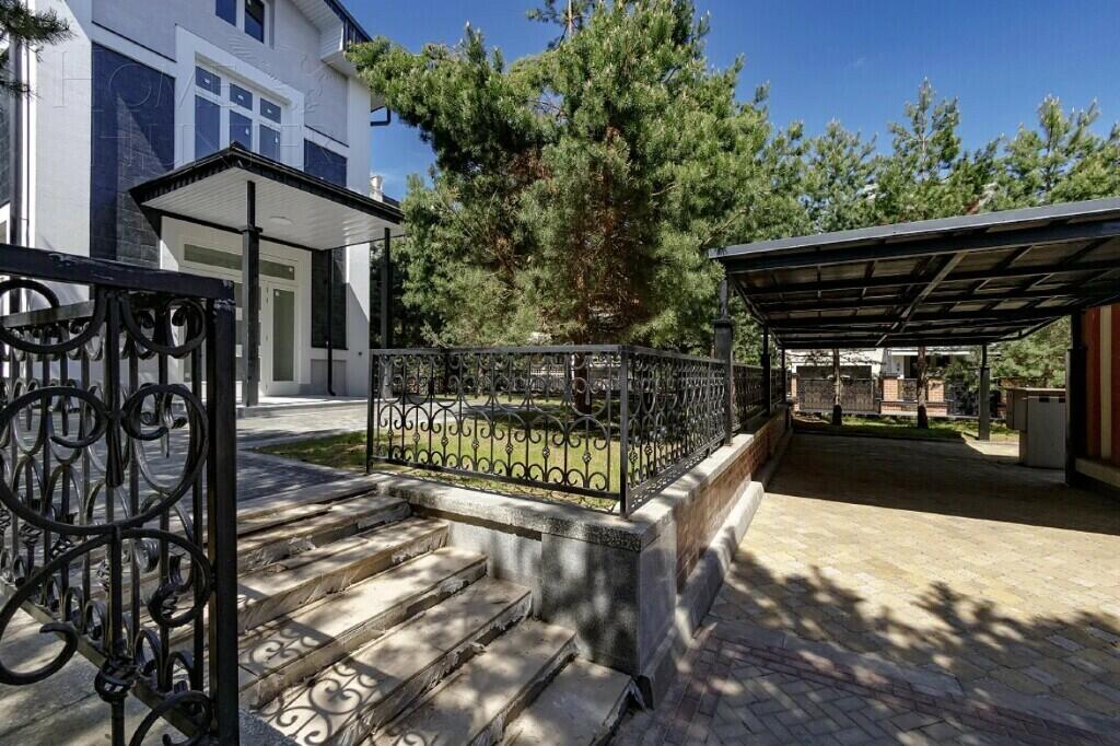 2-этажный коттедж 445.4 м² с отделкой