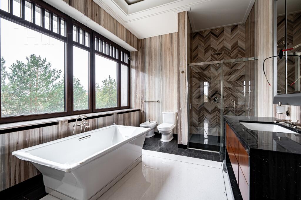 КОТТЕДЖ 1 250 м² с отделкой