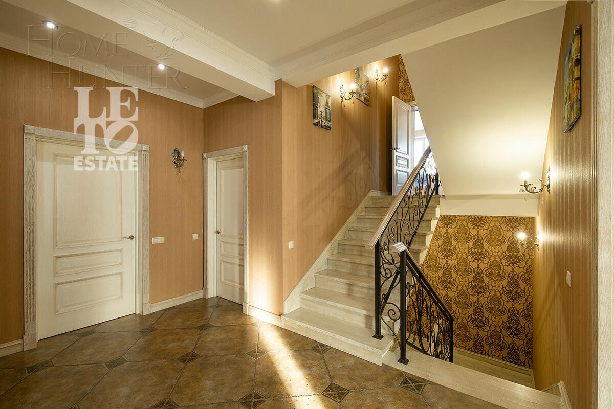 2-этажный коттедж 500 м² с отделкой