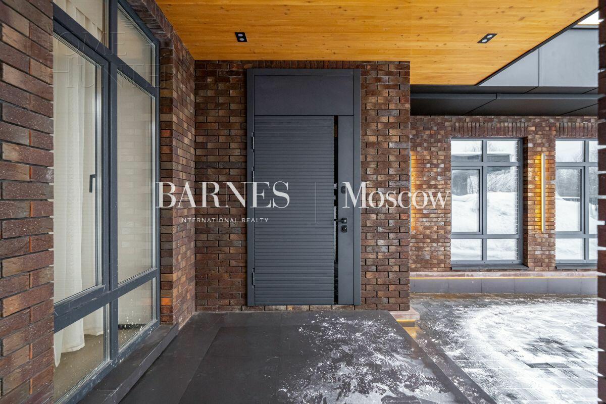 2-этажный коттедж 340 м² с отделкой