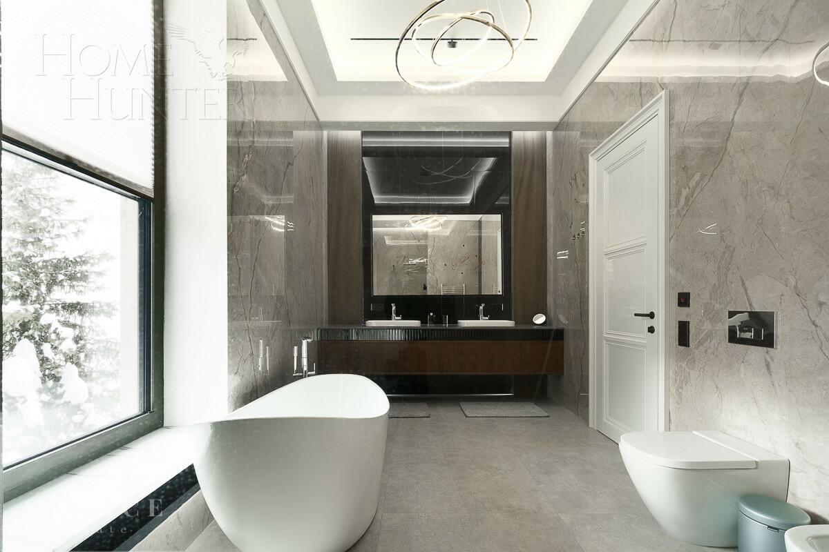 2-этажный коттедж 600 м² с отделкой