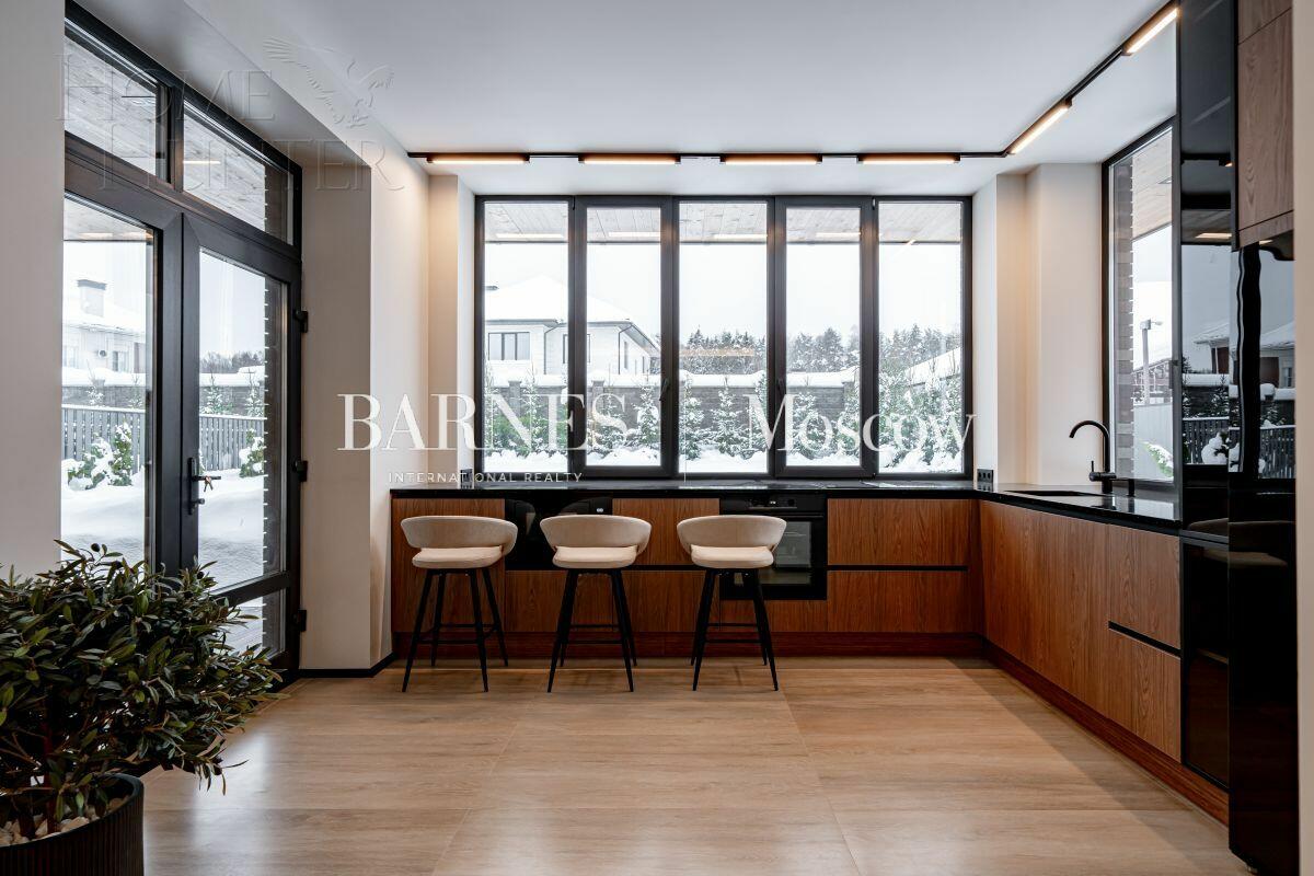 2-этажный коттедж 340 м² с отделкой