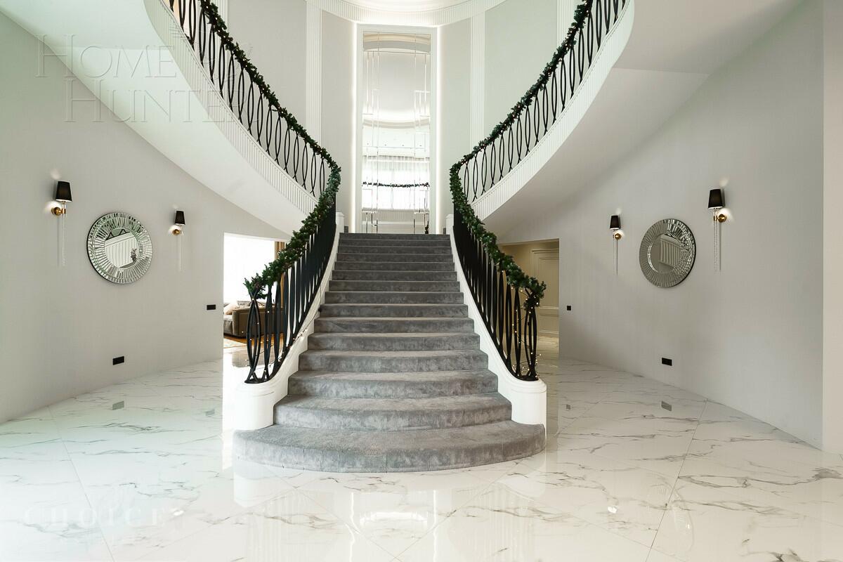 2-этажный коттедж 600 м² с отделкой