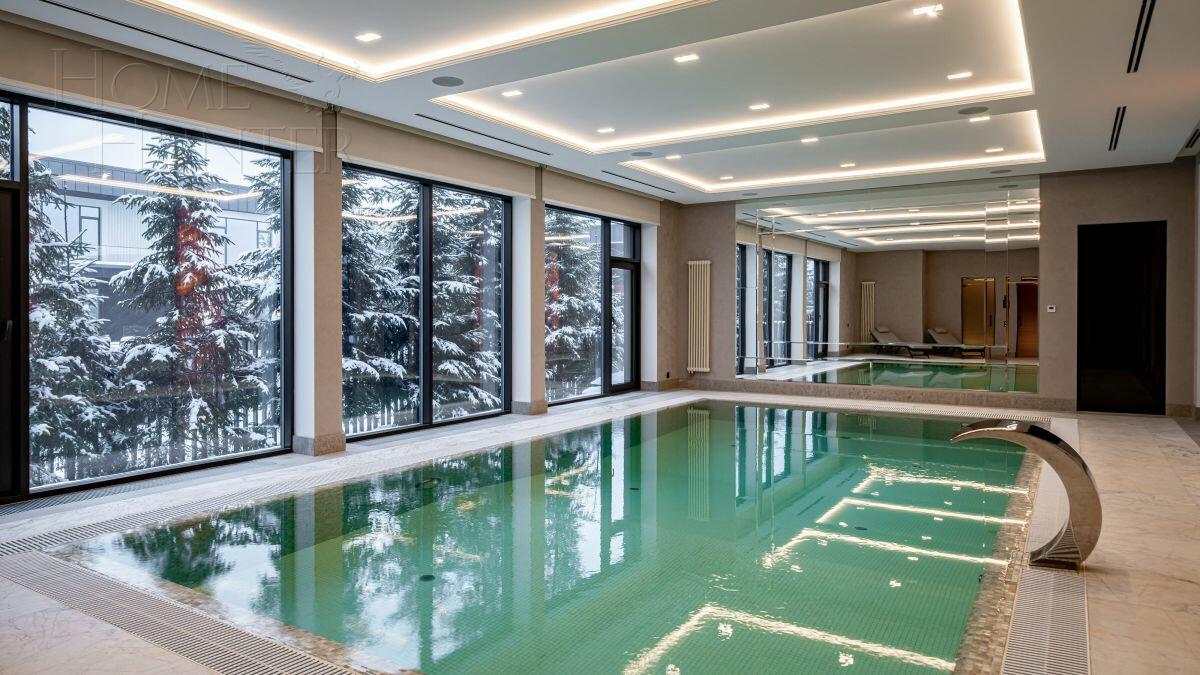 2-этажный коттедж 1 000 м² с отделкой