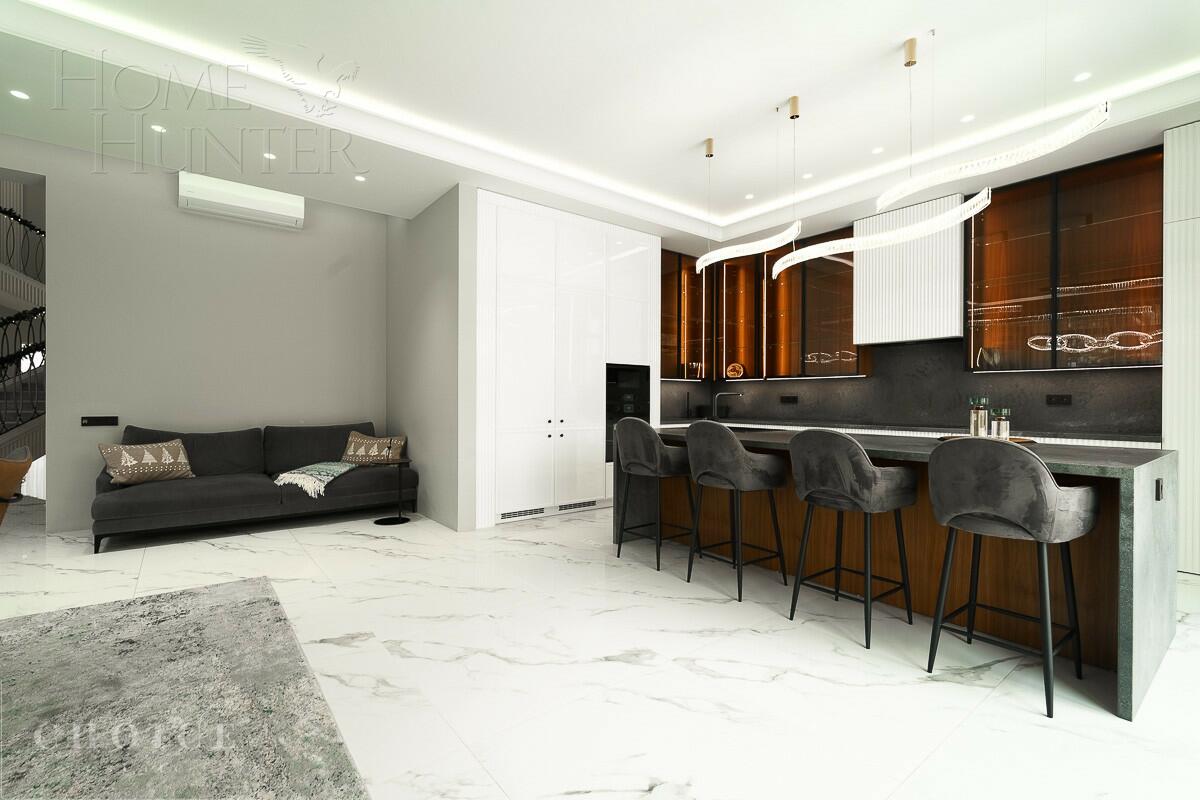 2-этажный коттедж 600 м² с отделкой