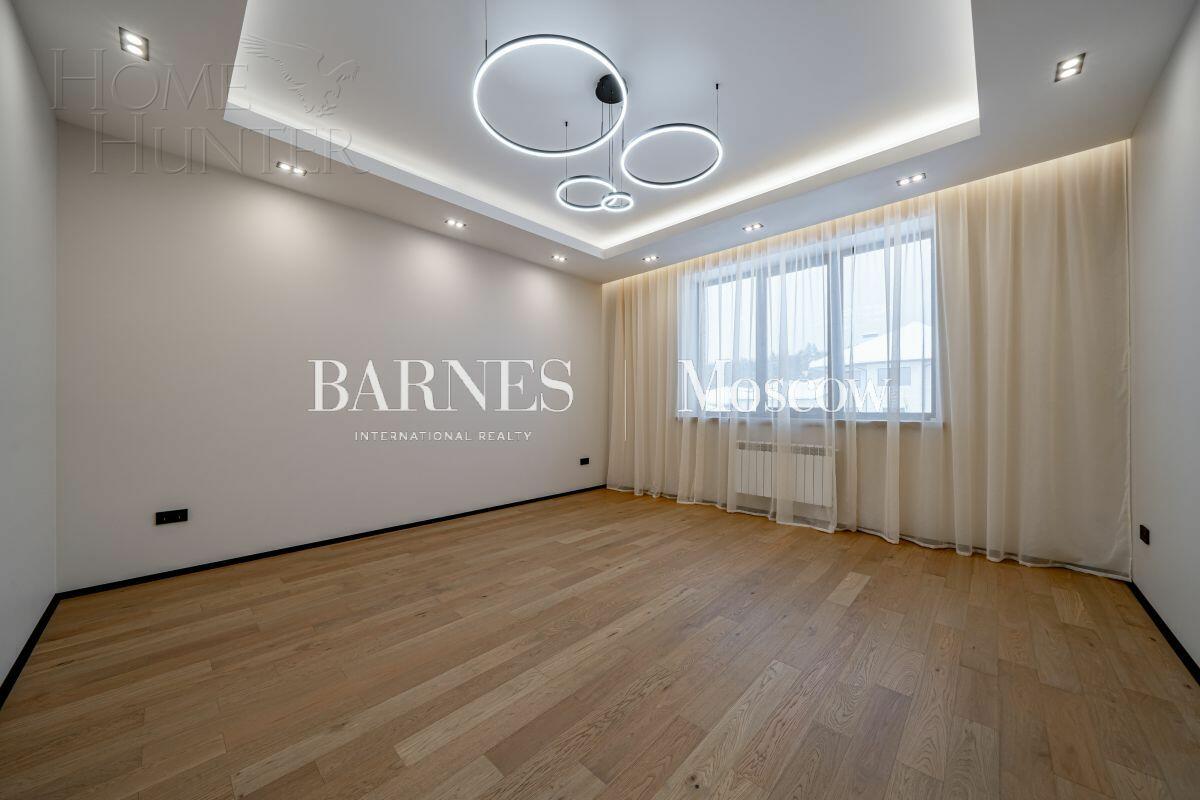 2-этажный коттедж 340 м² с отделкой