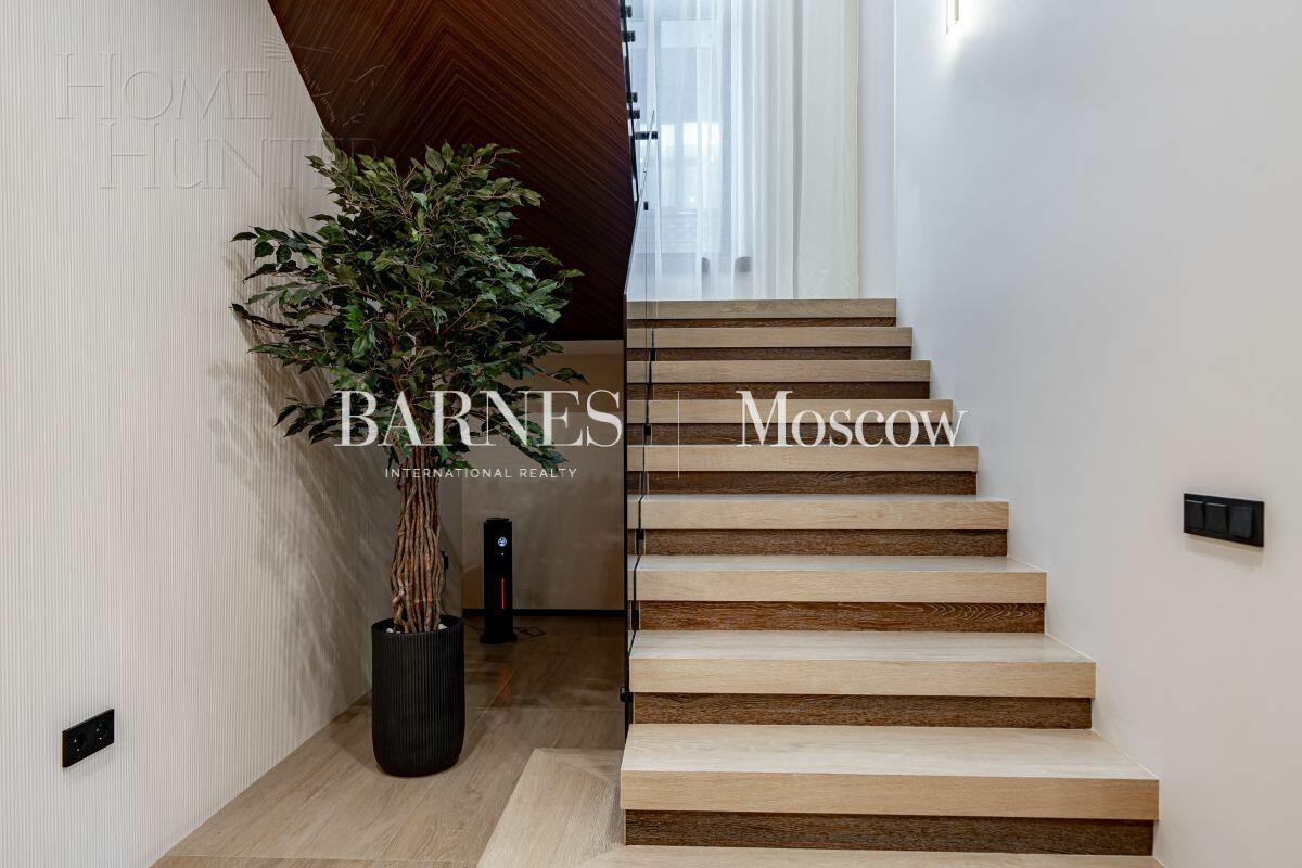 2-этажный коттедж 340 м² с отделкой