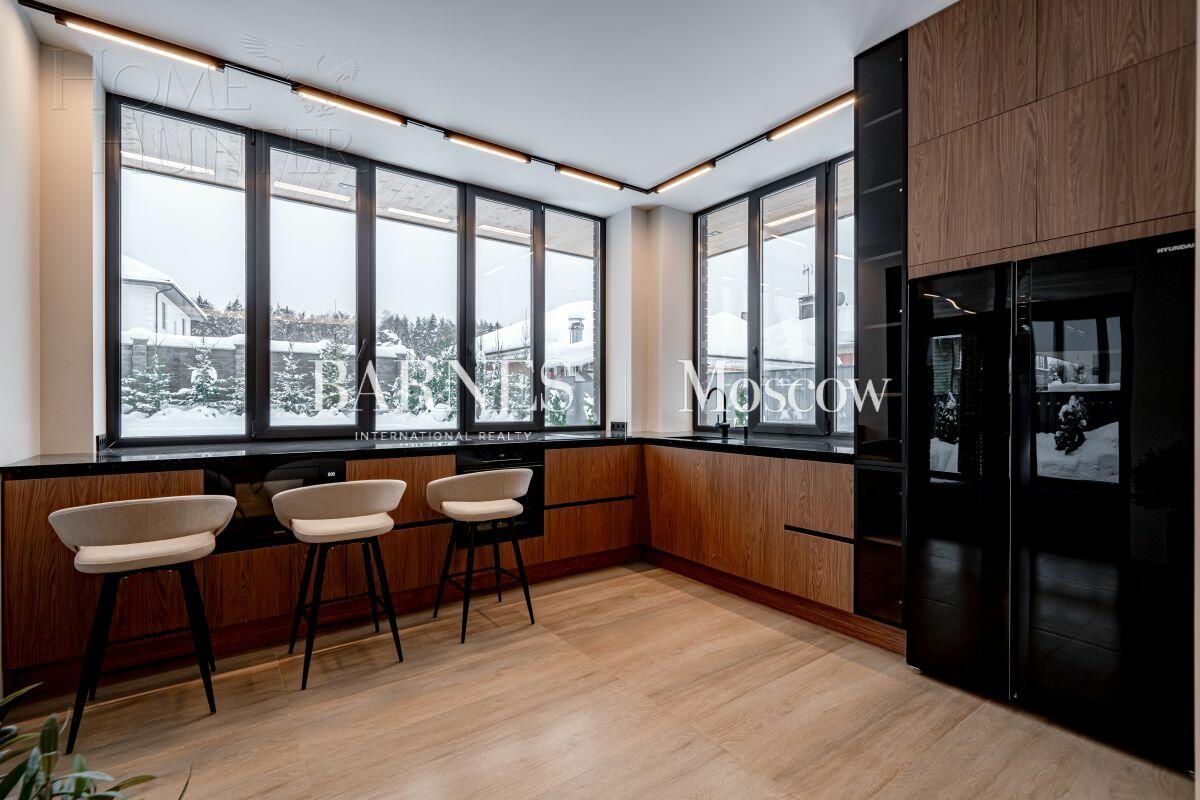 2-этажный коттедж 340 м² с отделкой