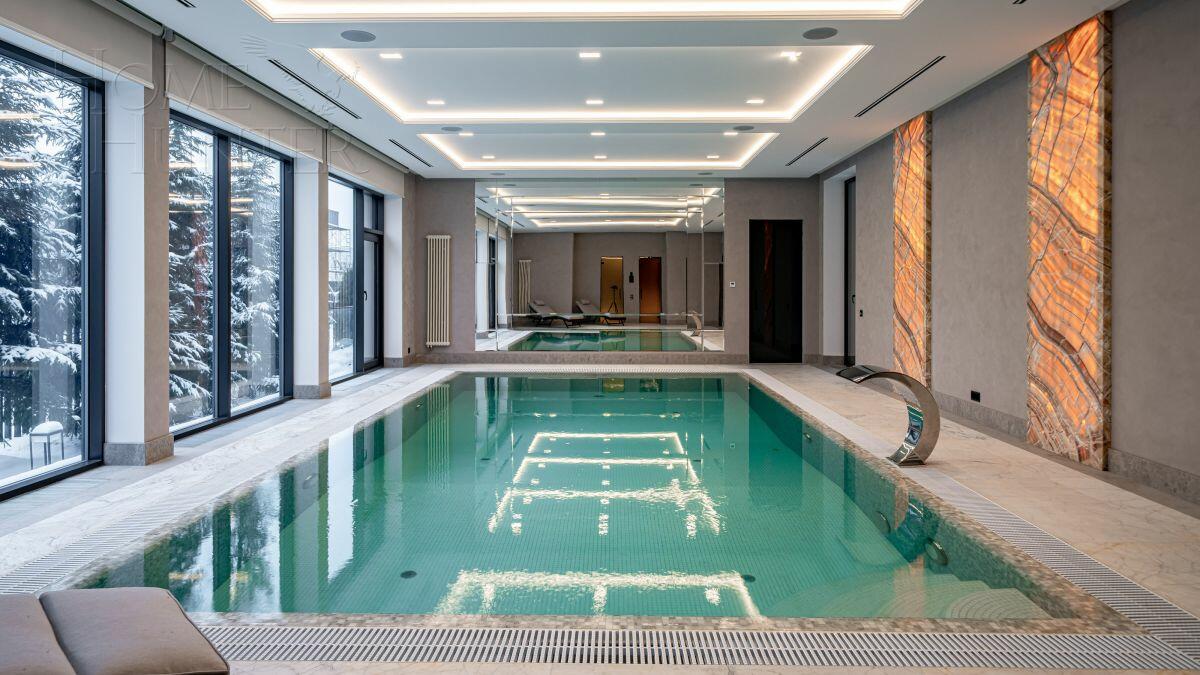 2-этажный коттедж 1 000 м² с отделкой