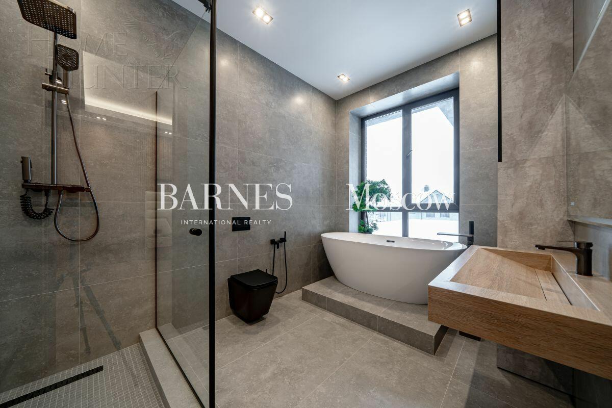 2-этажный коттедж 340 м² с отделкой