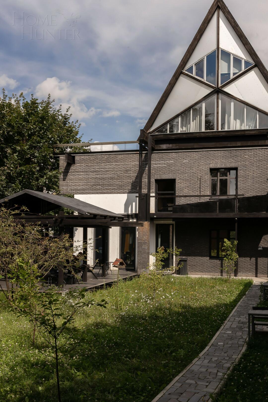 2-этажный коттедж 620 м² с отделкой