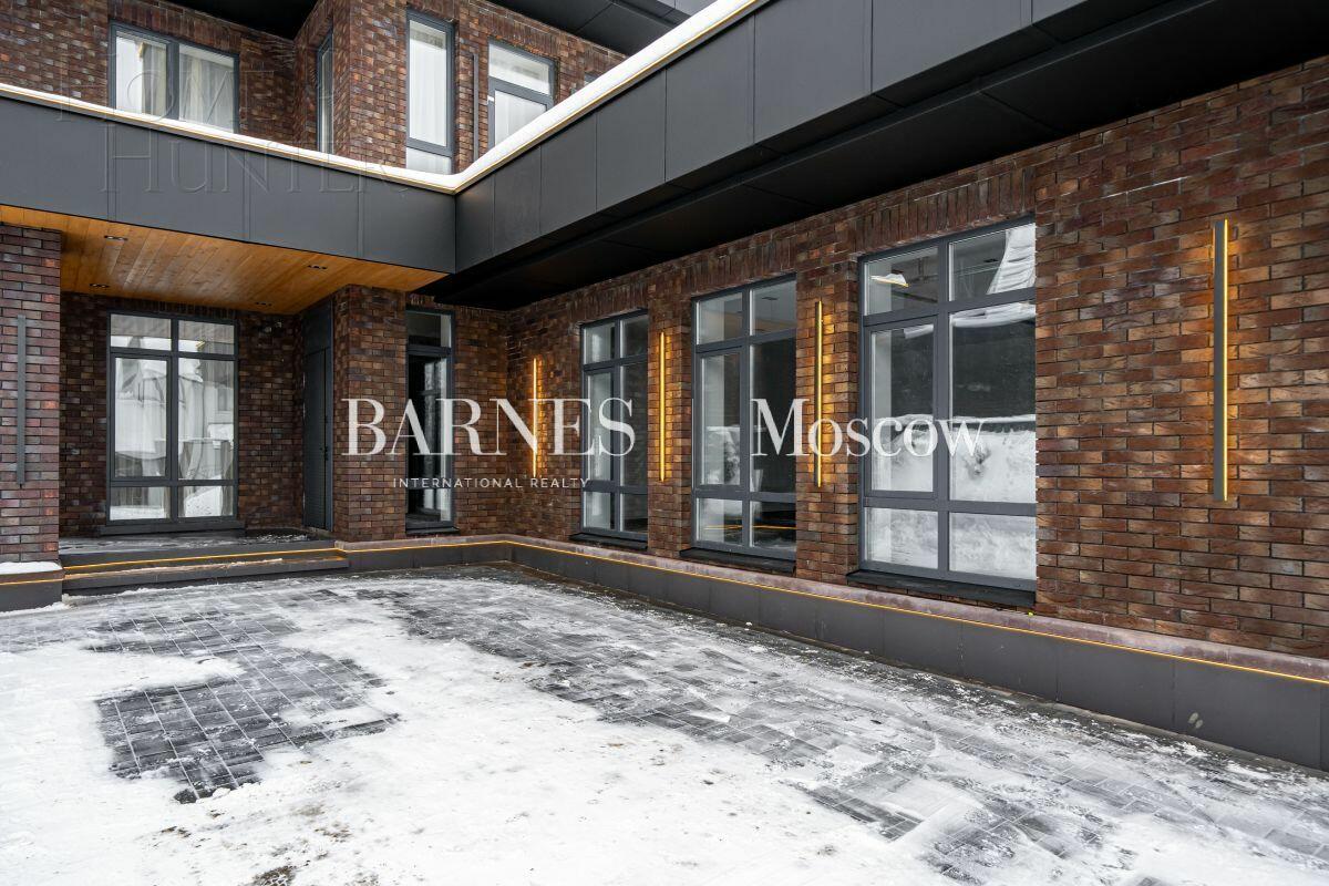 2-этажный коттедж 340 м² с отделкой