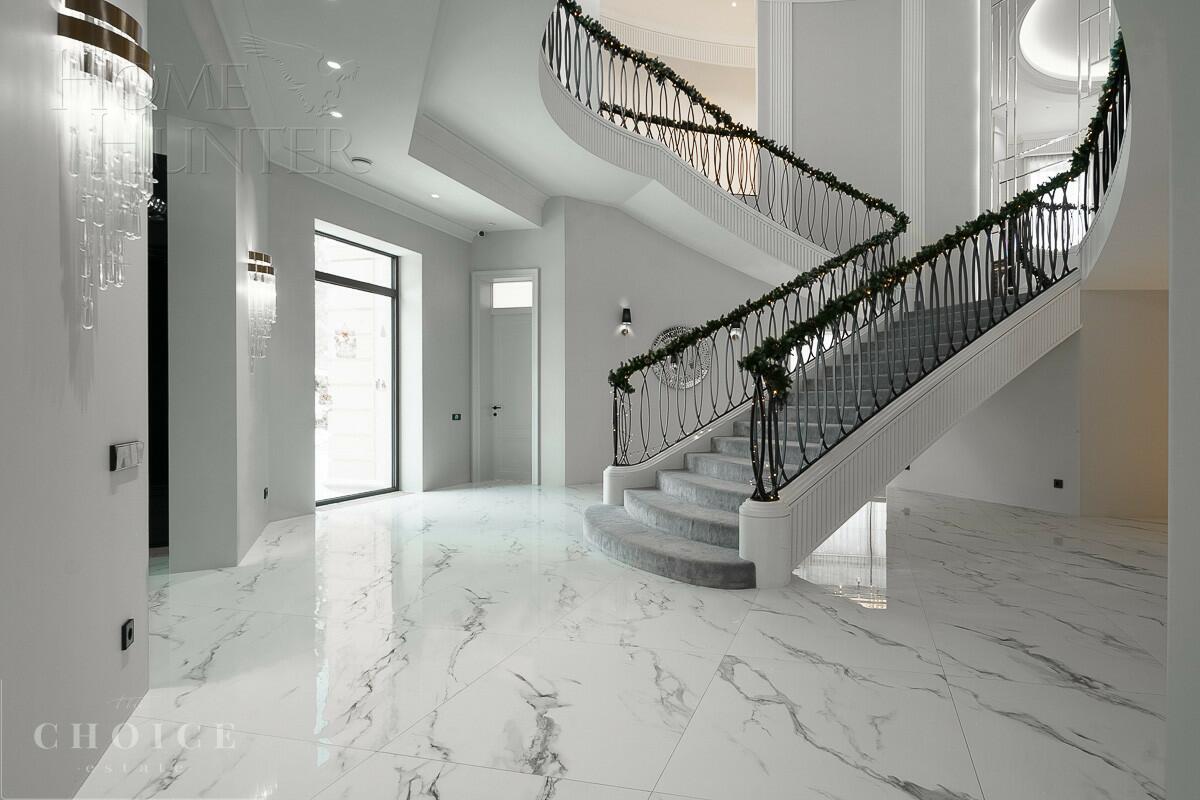 2-этажный коттедж 600 м² с отделкой