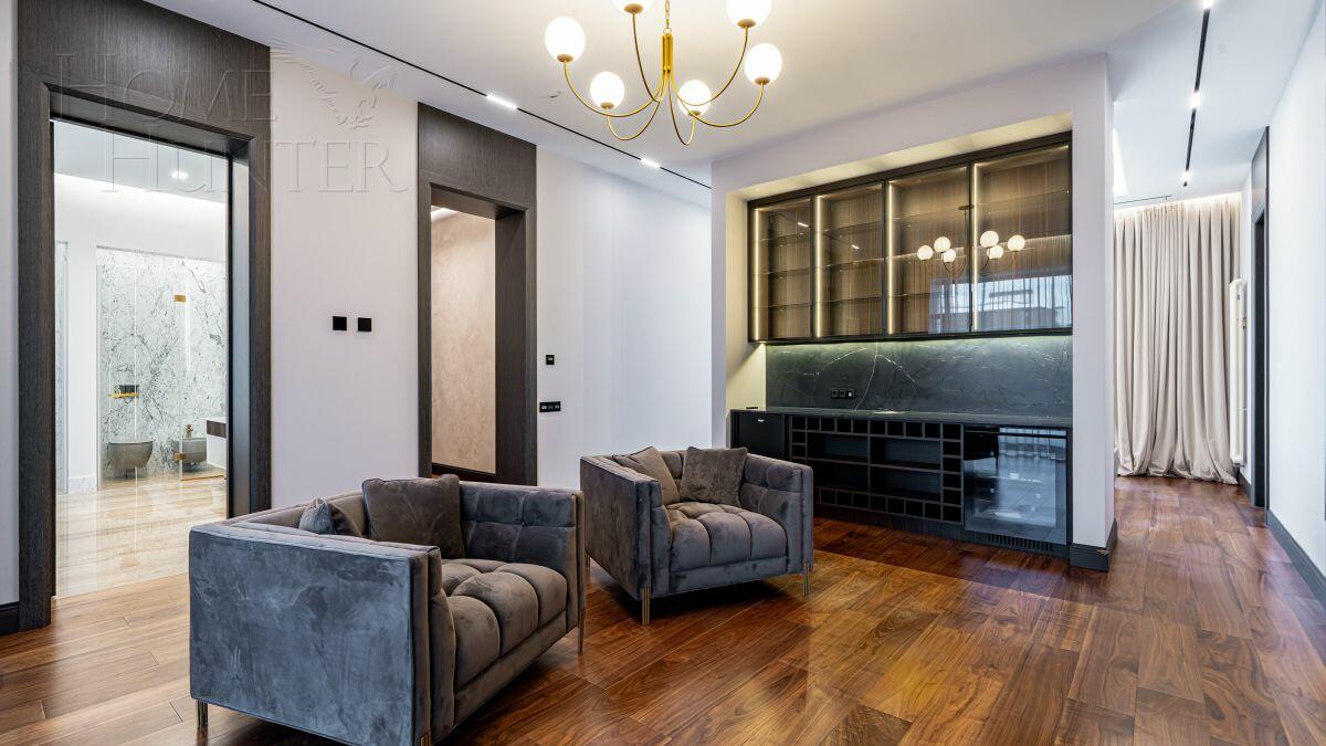 2-этажный коттедж 1 000 м² с отделкой