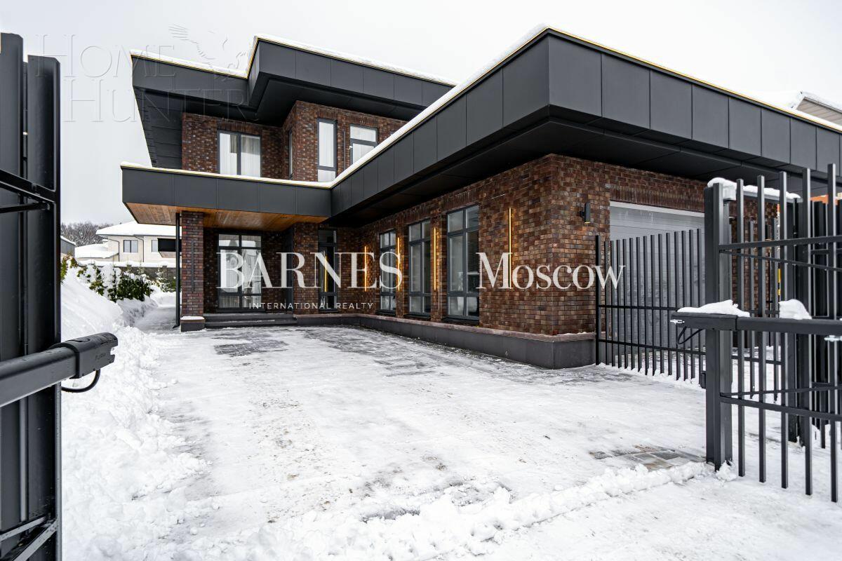 2-этажный коттедж 340 м² с отделкой