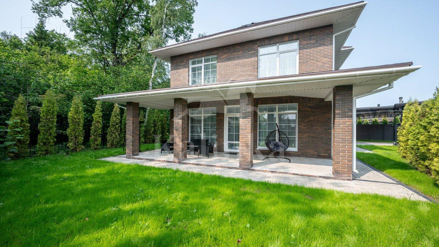 2-этажный коттедж 220 м² с отделкой