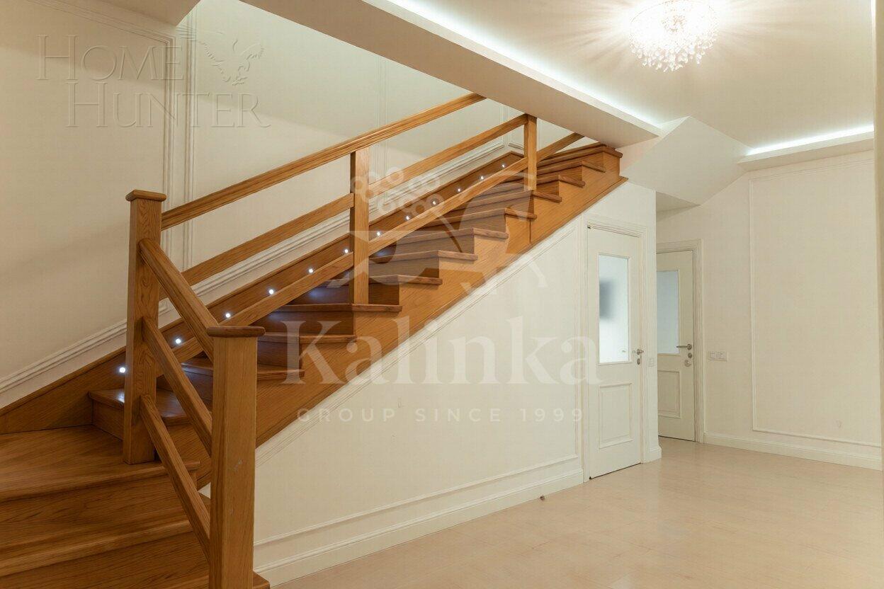 2-этажный таунхаус 205 м² с отделкой