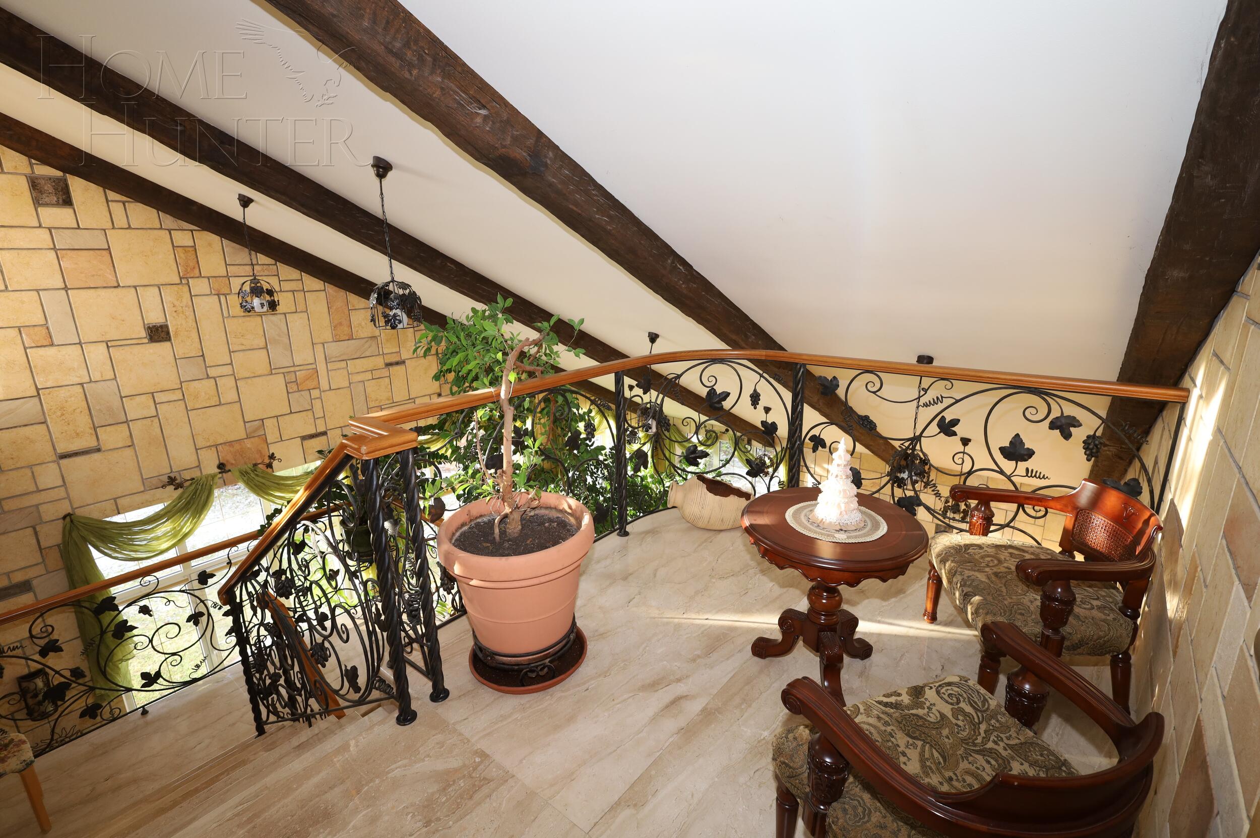 3-этажный коттедж 700 м² с отделкой