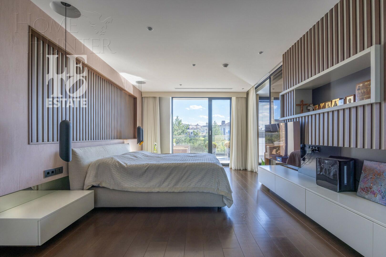 3-этажный коттедж 550 м² с отделкой