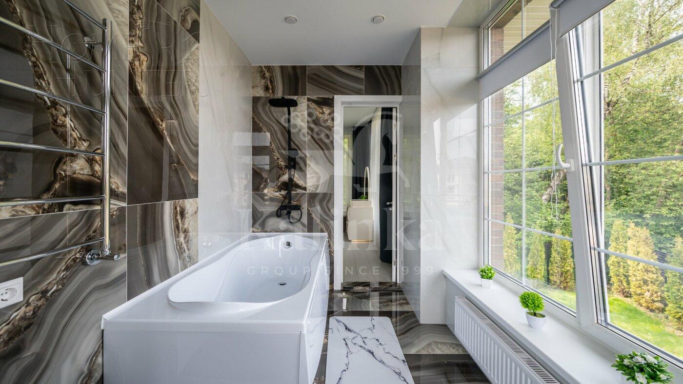 2-этажный коттедж 220 м² с отделкой