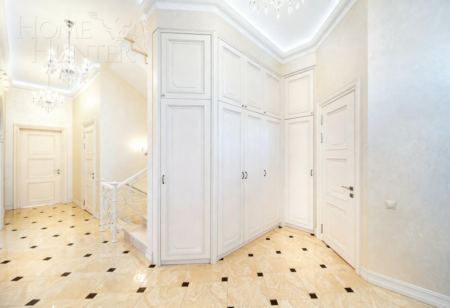 3-этажный коттедж 707.9 м² с отделкой