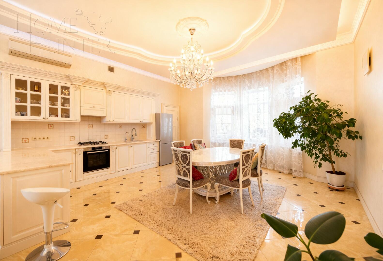 3-этажный коттедж 707.9 м² с отделкой