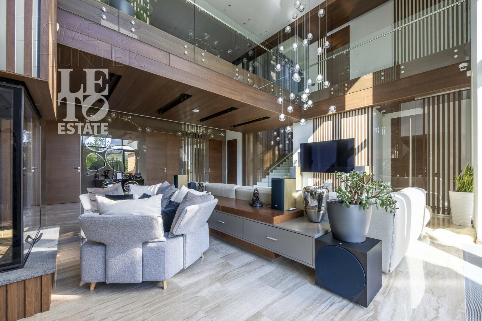 3-этажный коттедж 550 м² с отделкой