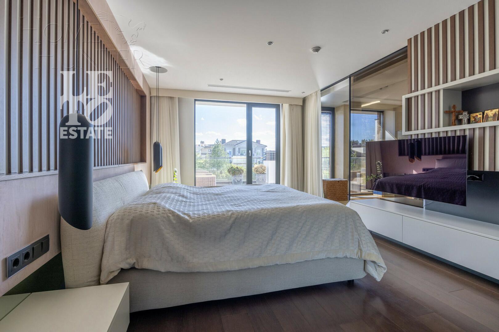 3-этажный коттедж 550 м² с отделкой