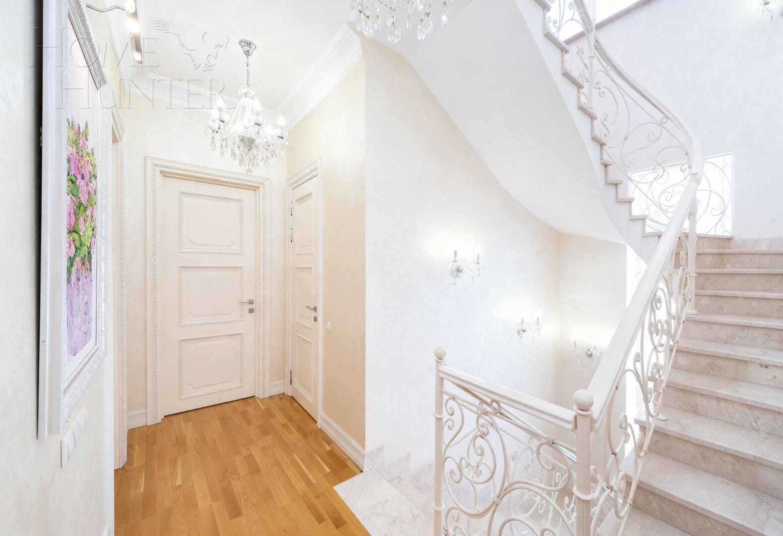 3-этажный коттедж 707.9 м² с отделкой