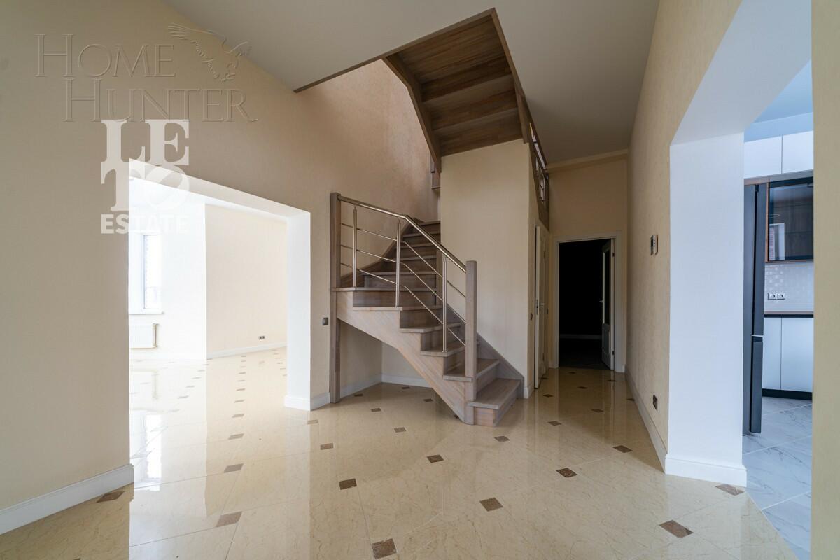 2-этажный коттедж 570 м² с отделкой