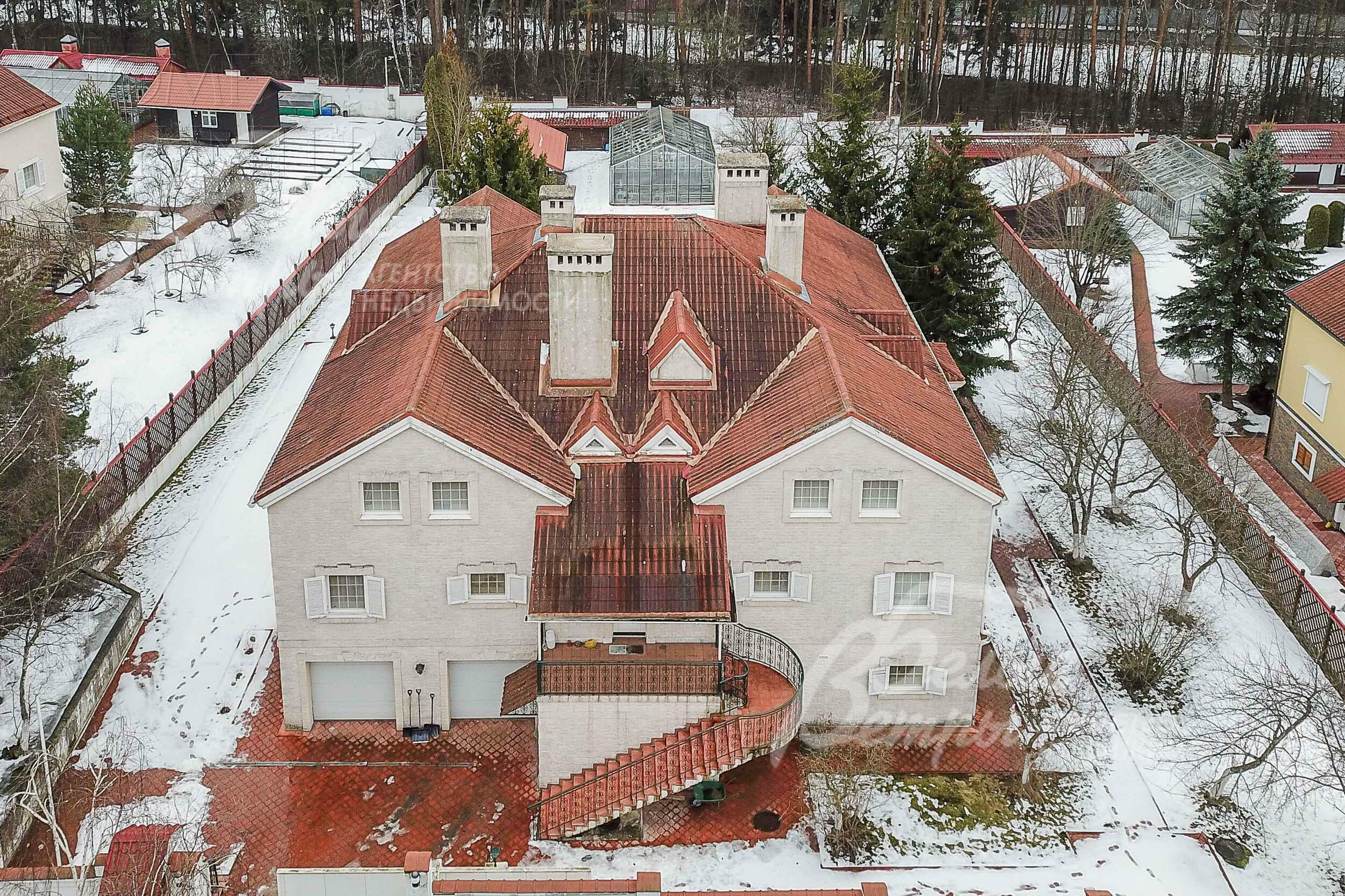 2-этажный коттедж 867 м² с отделкой