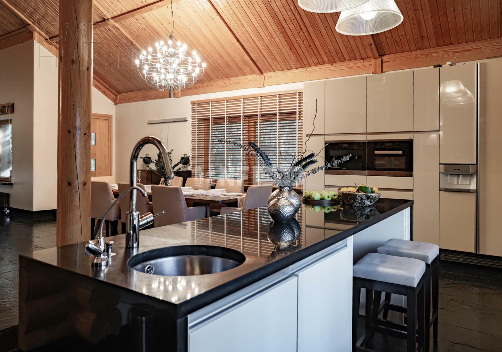 2-этажный коттедж 725 м² с отделкой