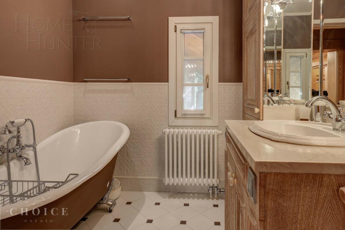 2-этажный коттедж 725 м² с отделкой