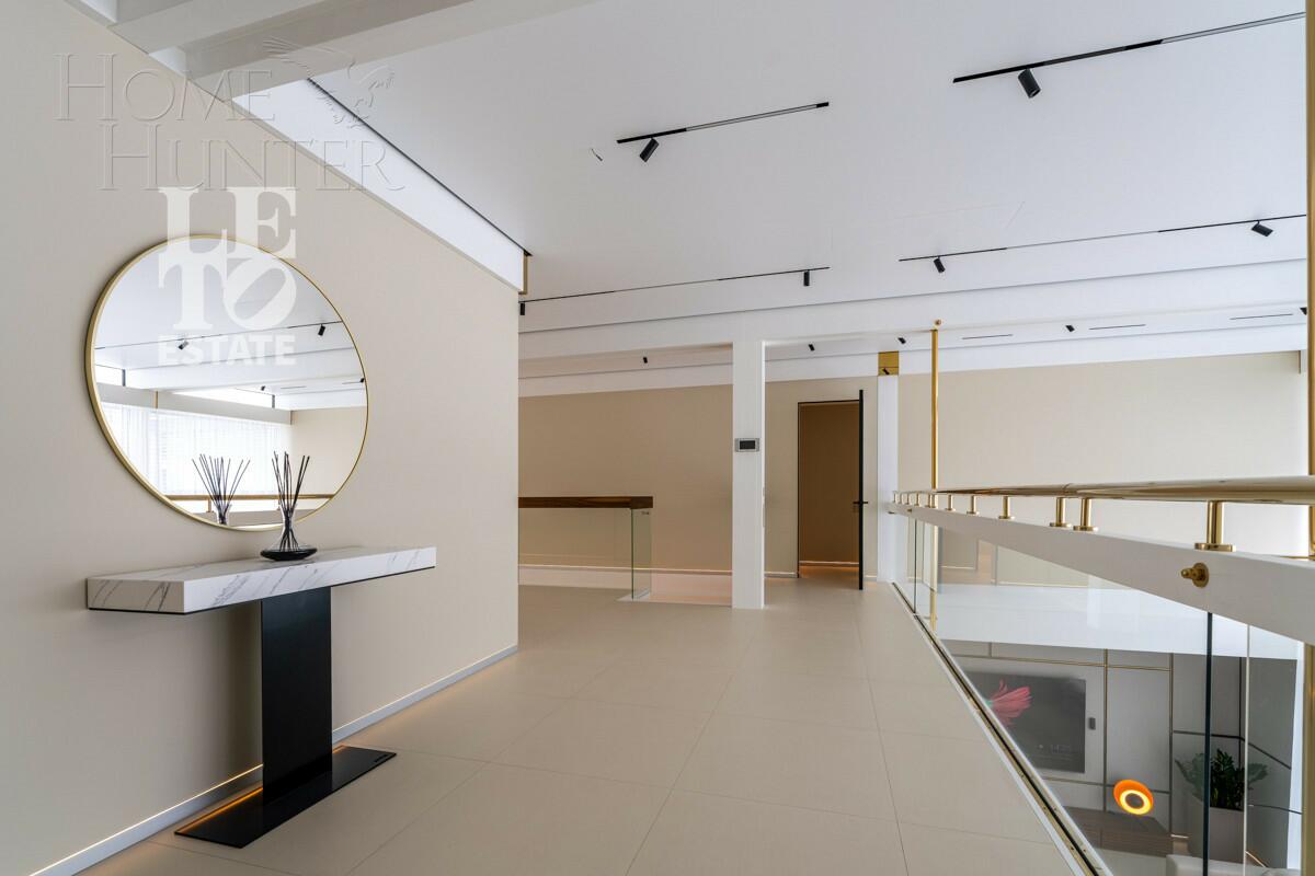 2-этажный коттедж 836 м² с отделкой