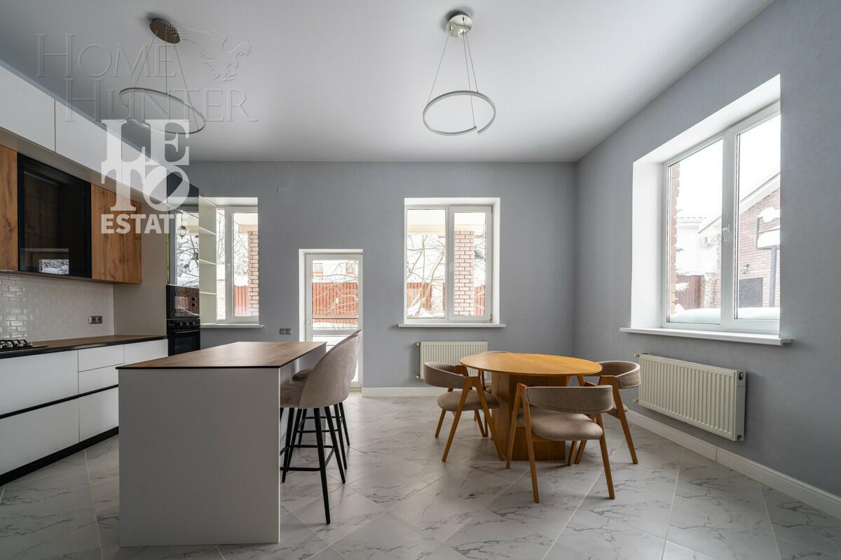 2-этажный коттедж 570 м² с отделкой