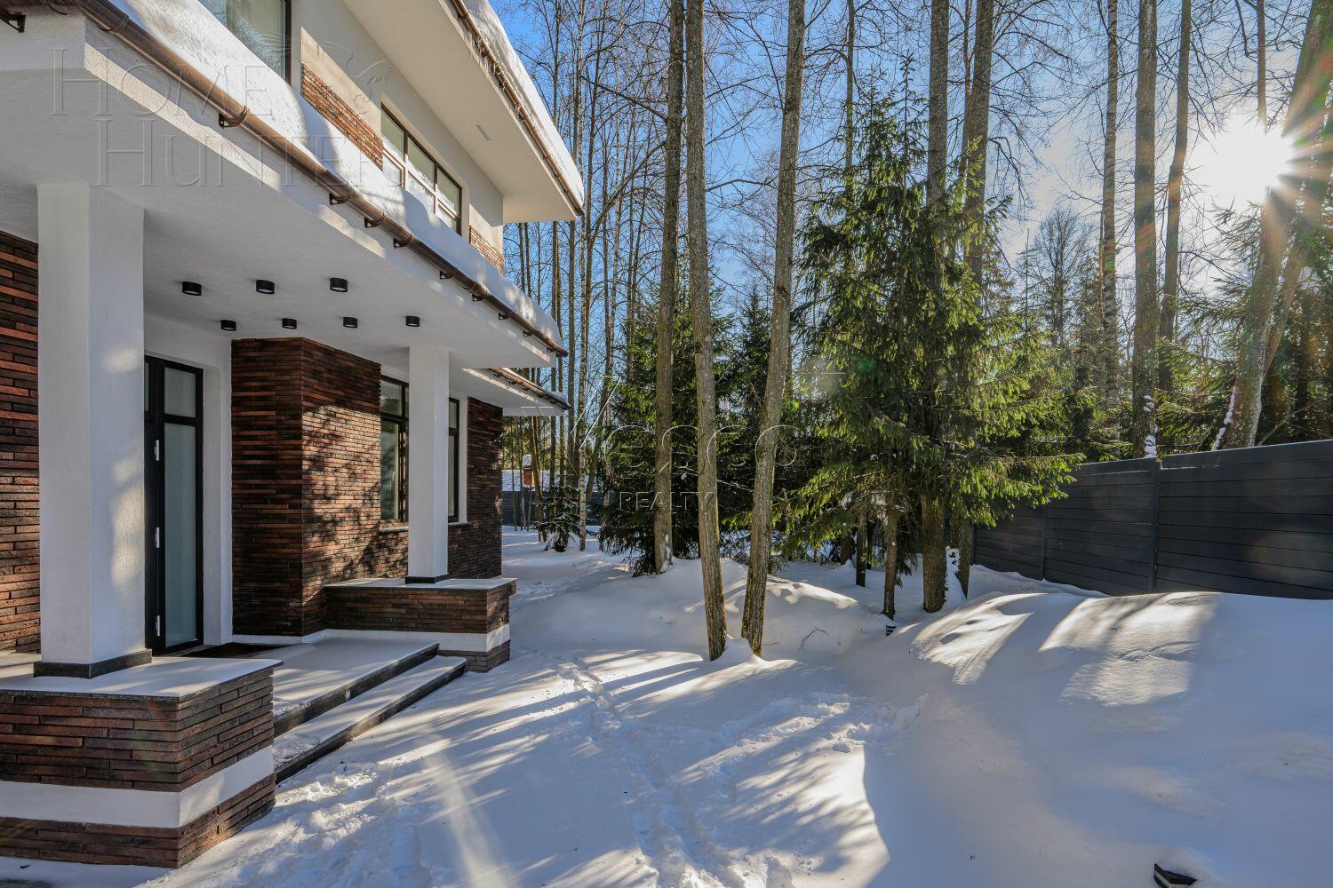 2-этажный коттедж 320 м² с отделкой