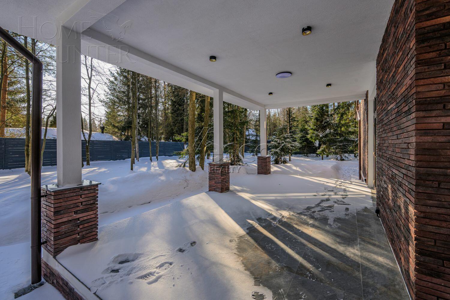 2-этажный коттедж 320 м² с отделкой