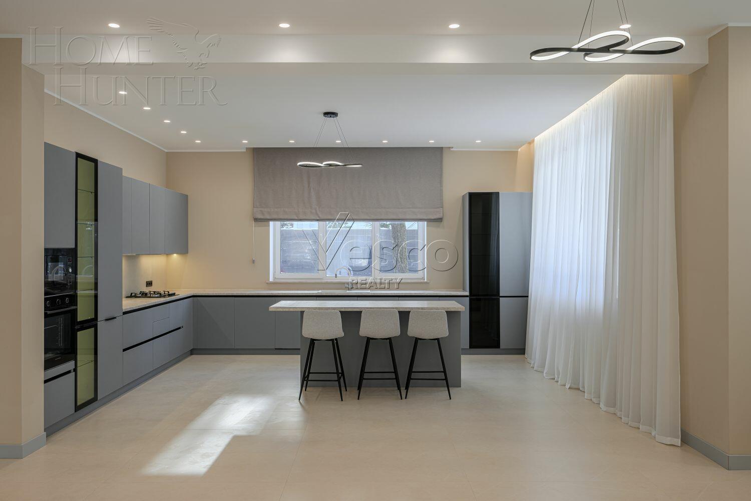 2-этажный коттедж 320 м² с отделкой